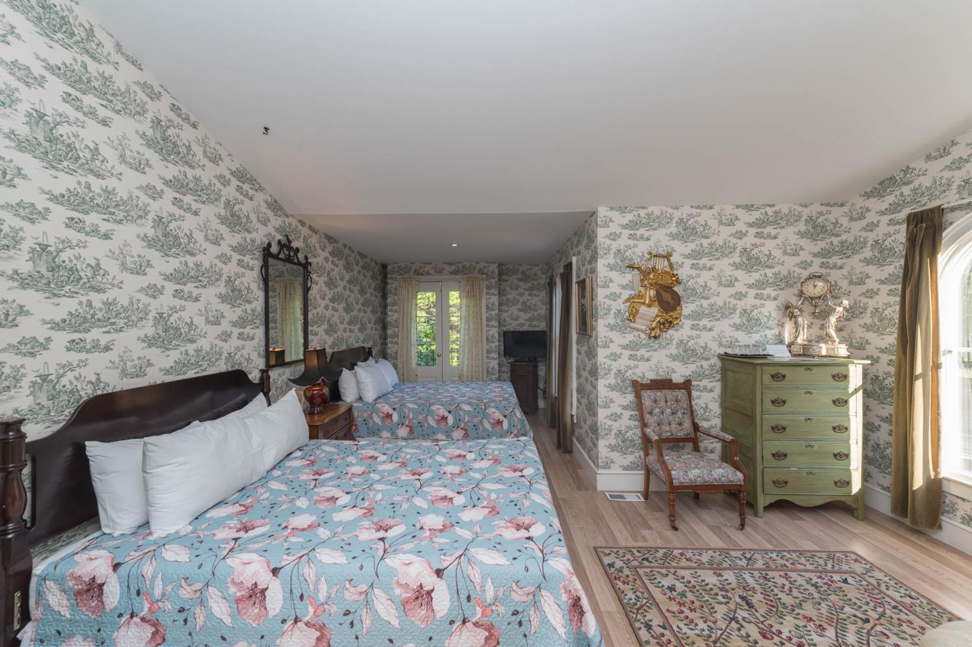 Quadruple Room,1679624533:JPEG